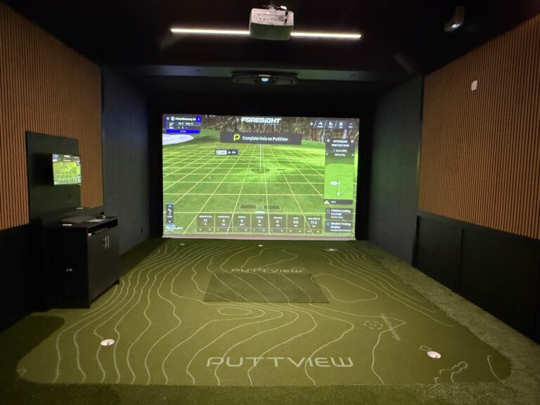 Signature Golf Lounge (with PuttView)