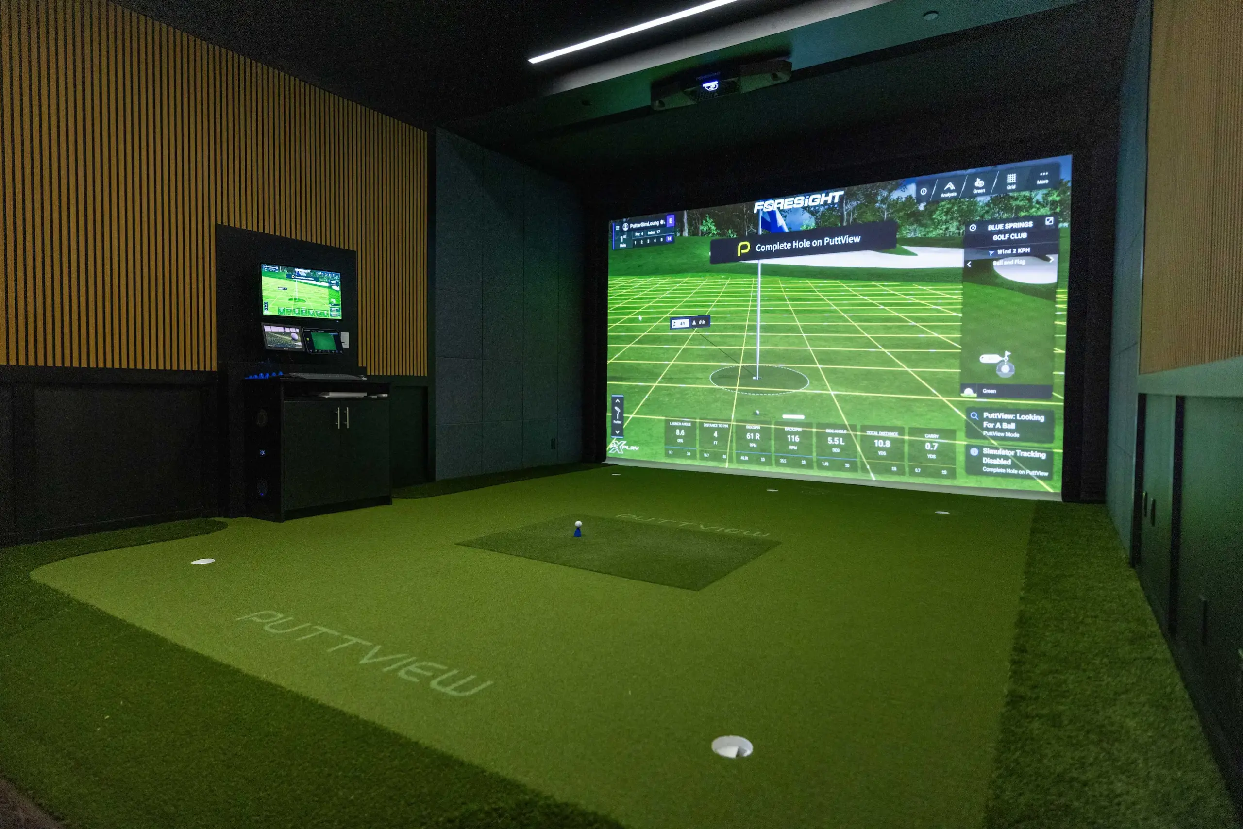 Putter Sim Lounge - Woodbridge Golf Simulator